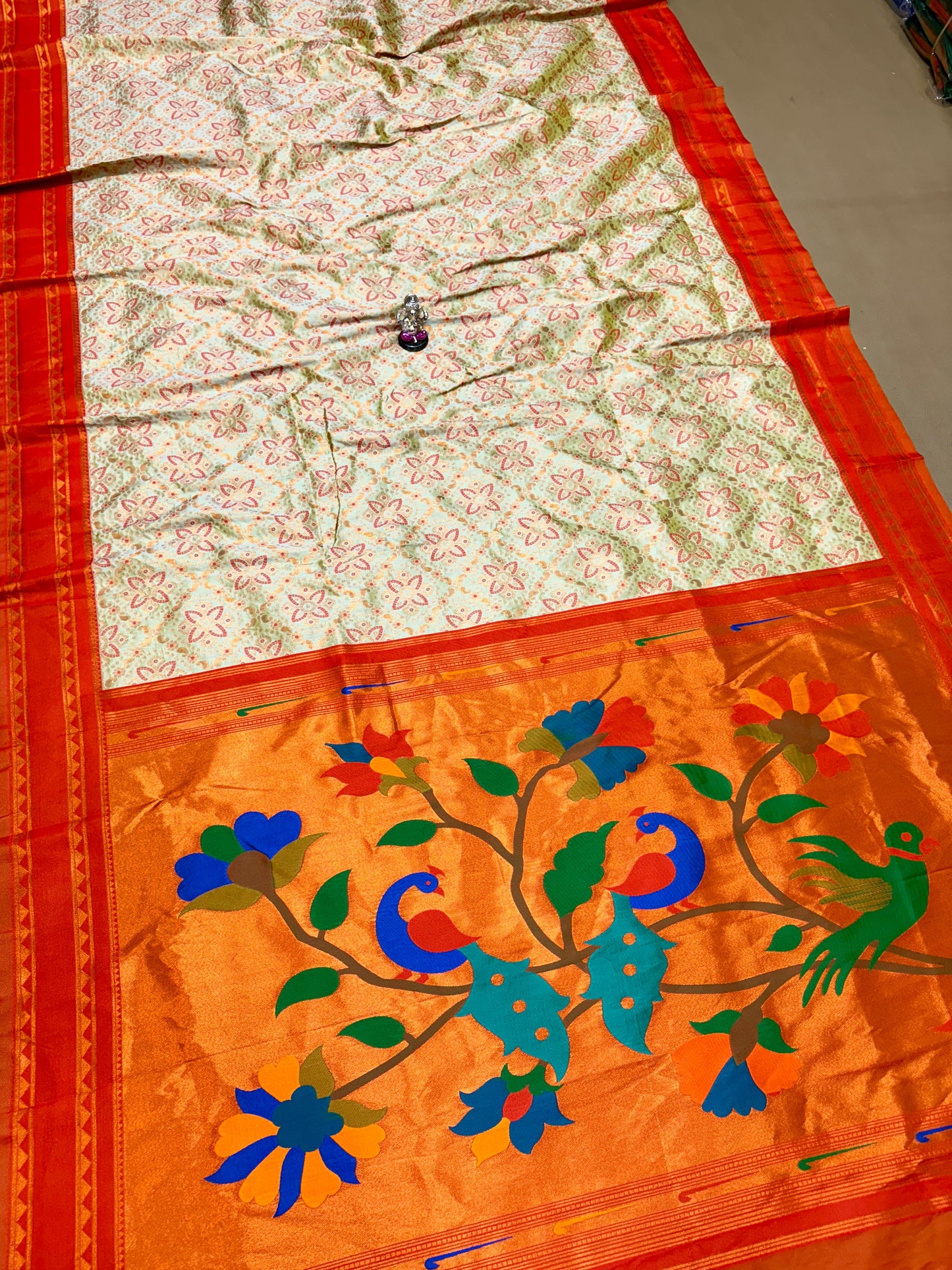 Bandhani Paithani Saree — Color View