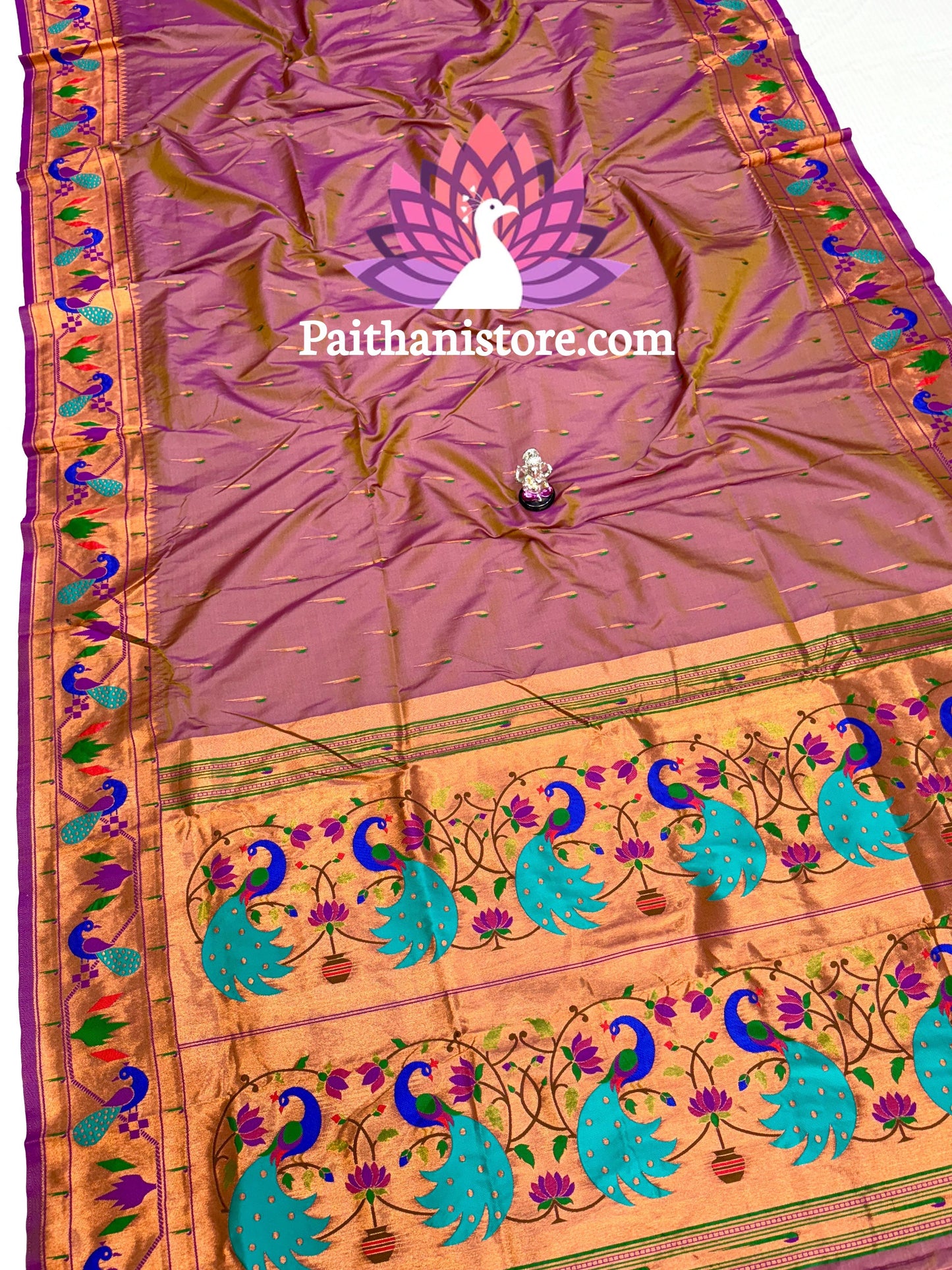 Beautiful Peacock Pallu Brocade Paithani Saree — Pallu Detail