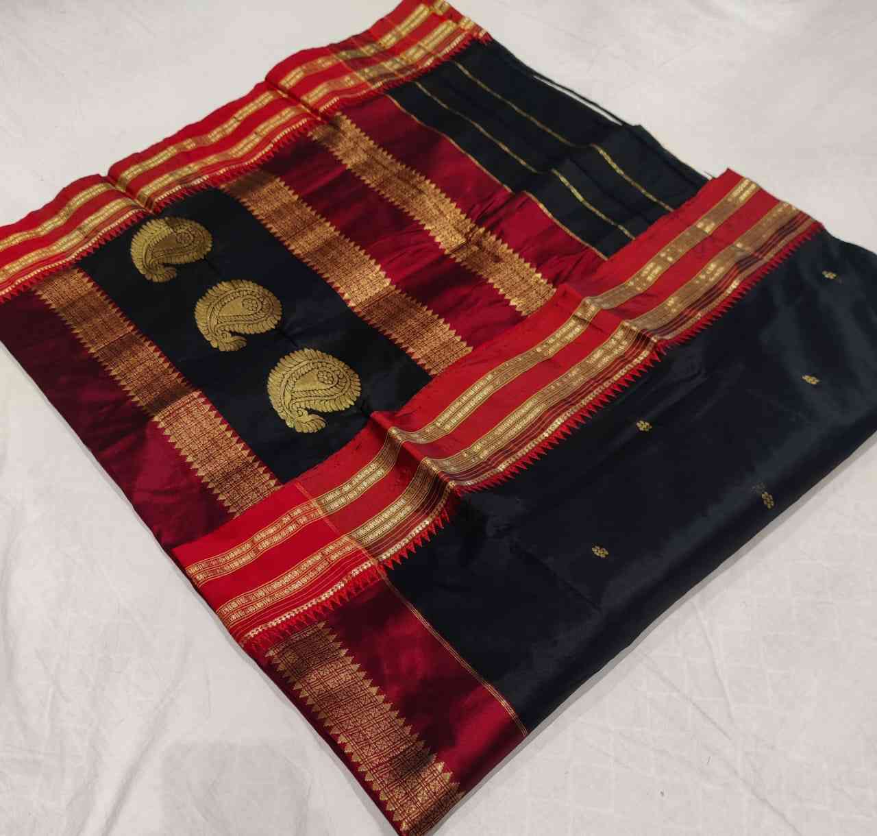 Black with Red Narayan Peth Paithani Saree - Paithanistore