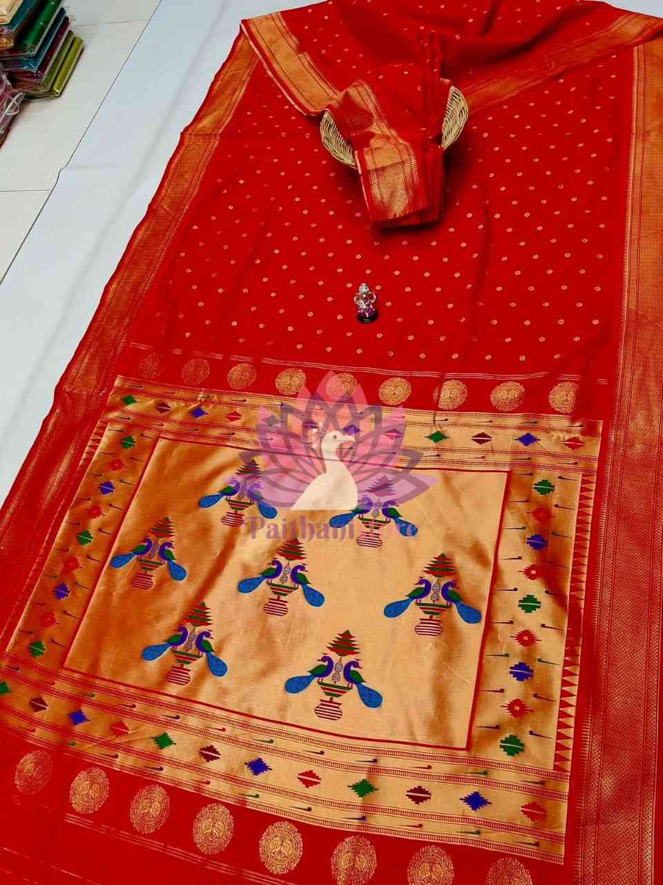 Elegant Traditional Nauvari Paithani Saree with Meena Butti - Soft Tana Silk 9 Yard Saree - Paithanistore