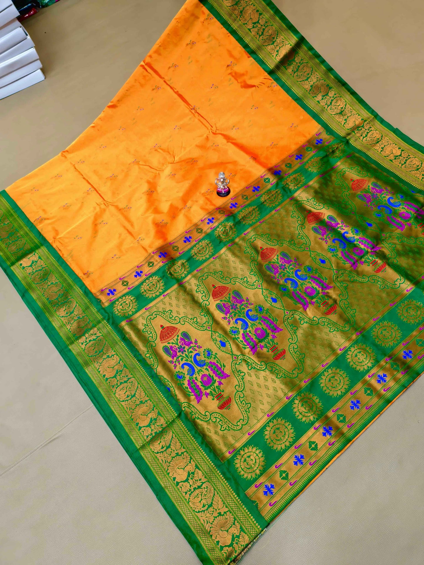 Beautiful Peacock Butti Kadiyal Paithani Saree