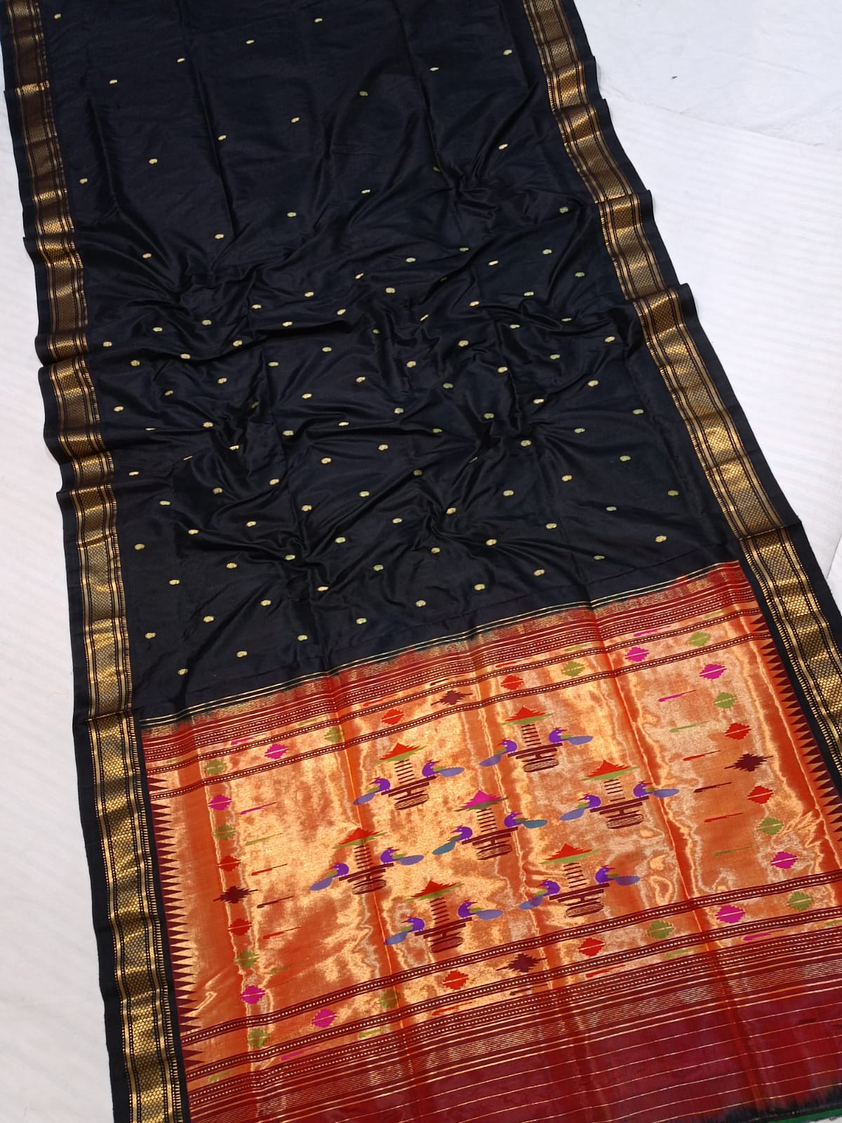 Dark green Pure Silk Handwoven Eknaliya Chanderi Saree With Meenakari Buti  – Wearitage India