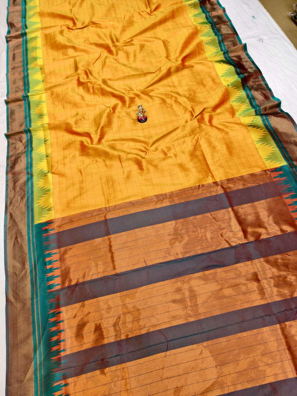 Beautiful Checks Irkal Paithani — Pallu Detail