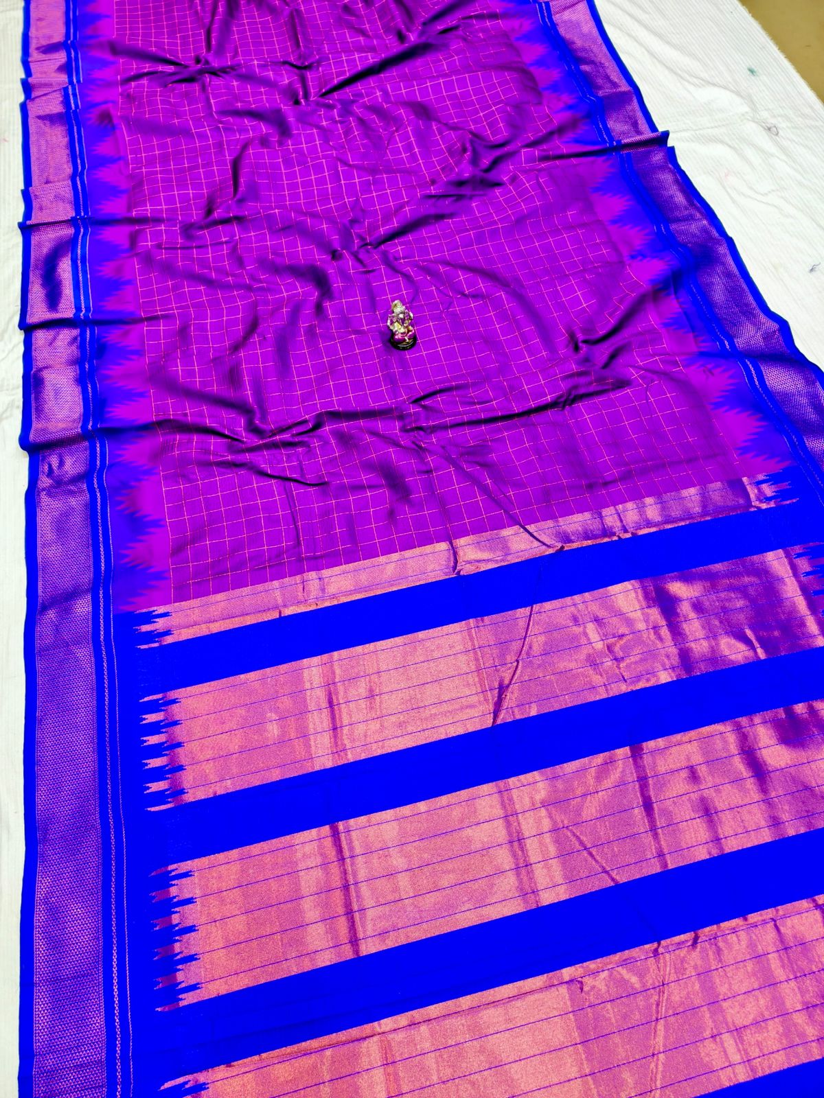Beautiful Checks Irkal Paithani — Detail Close-up