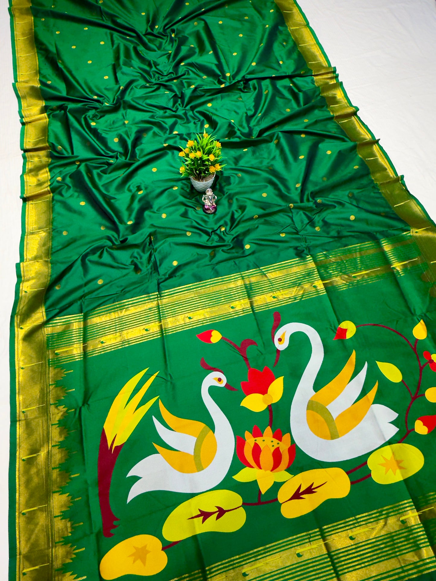 Beautiful Muniya Border Paithani Saree