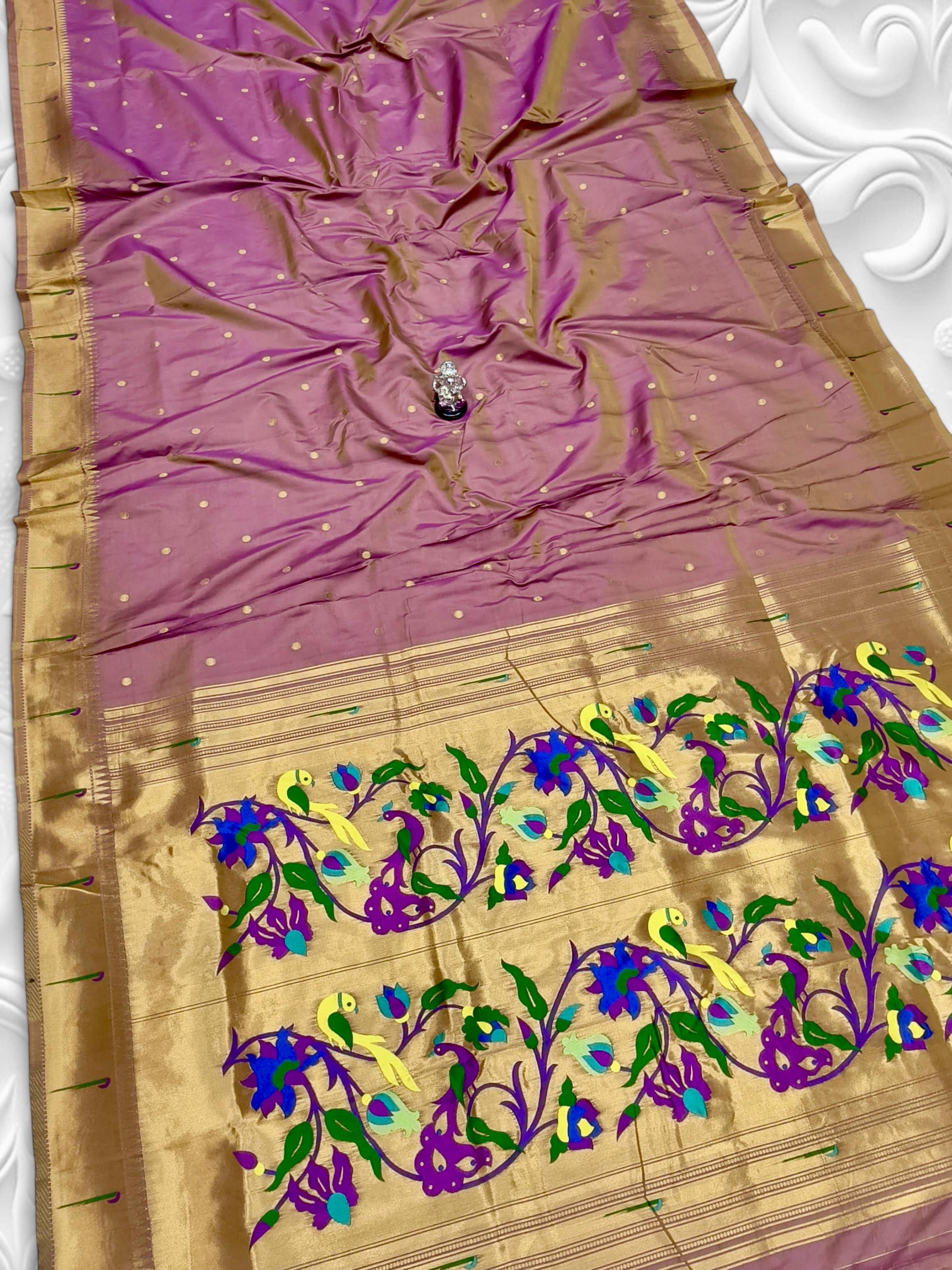 Beautiful Peacock Pallu Paithani Saree — Color View