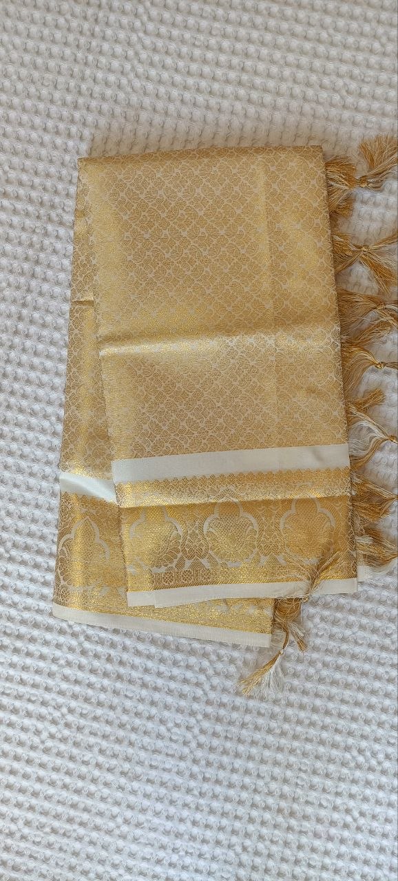 Cream Paithani Shela with fine gold quatrefoil weave