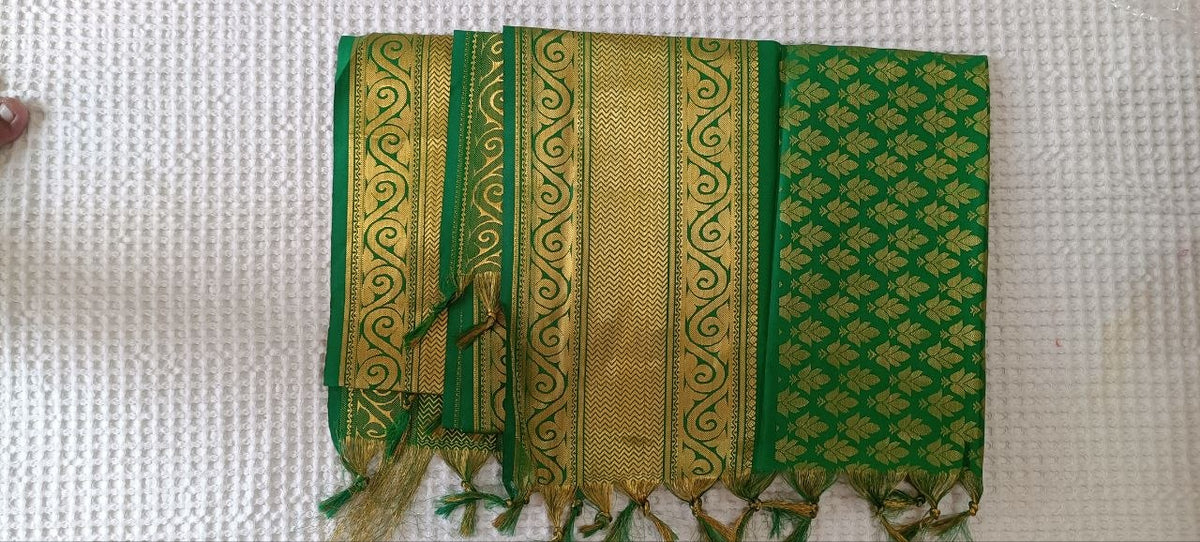 Green Paithani Shela with gold scroll border weave and leaf-motif pallu