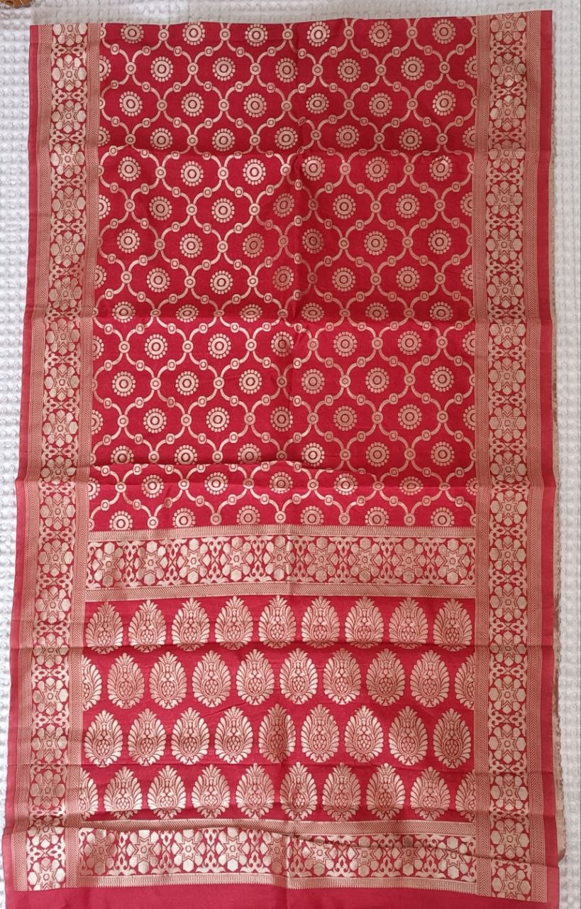 Red Paithani Shela with gold medallion trellis weave for traditional wear