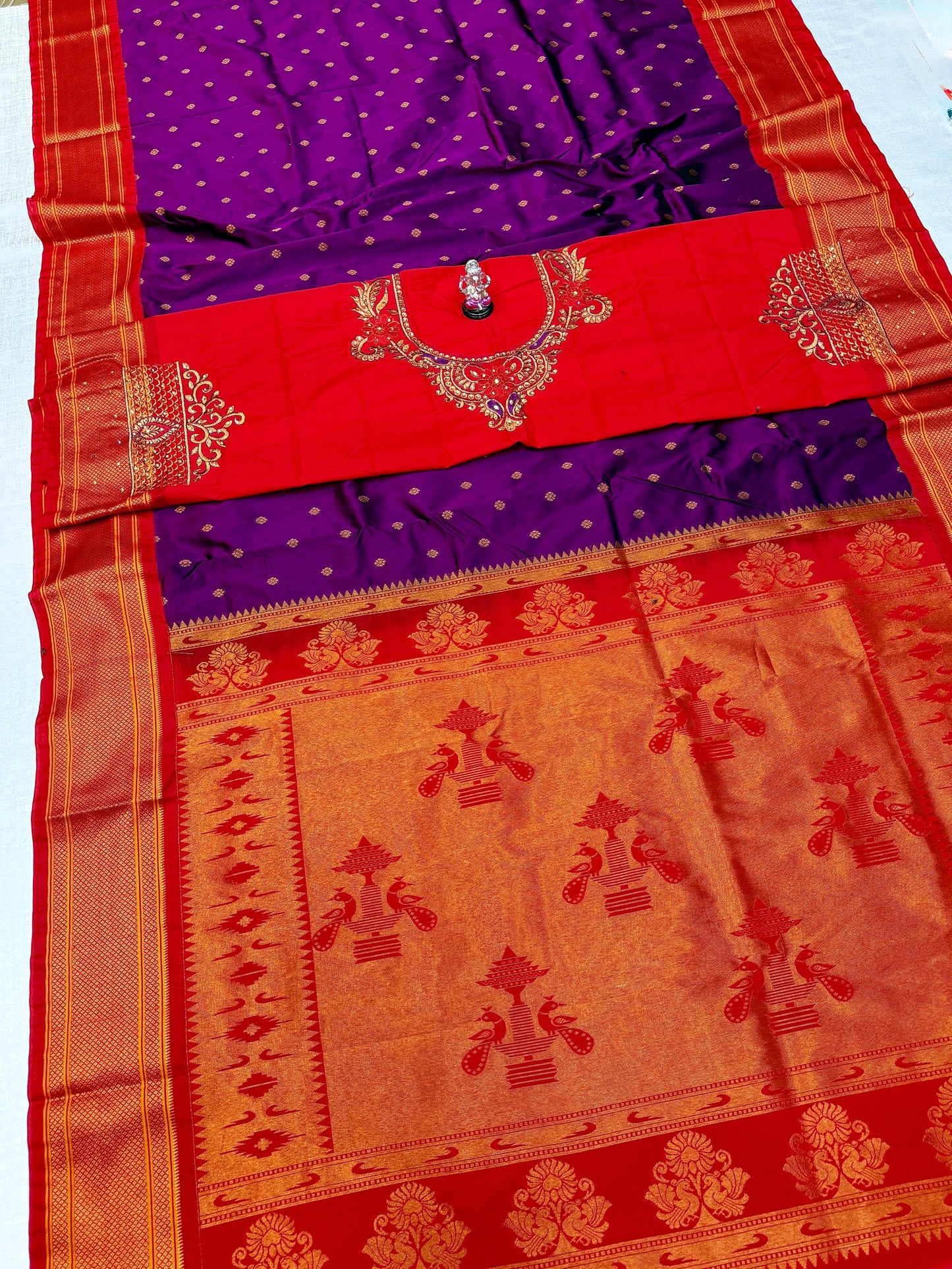 Beautiful Double Pallu Kadiyal Paithani Saree