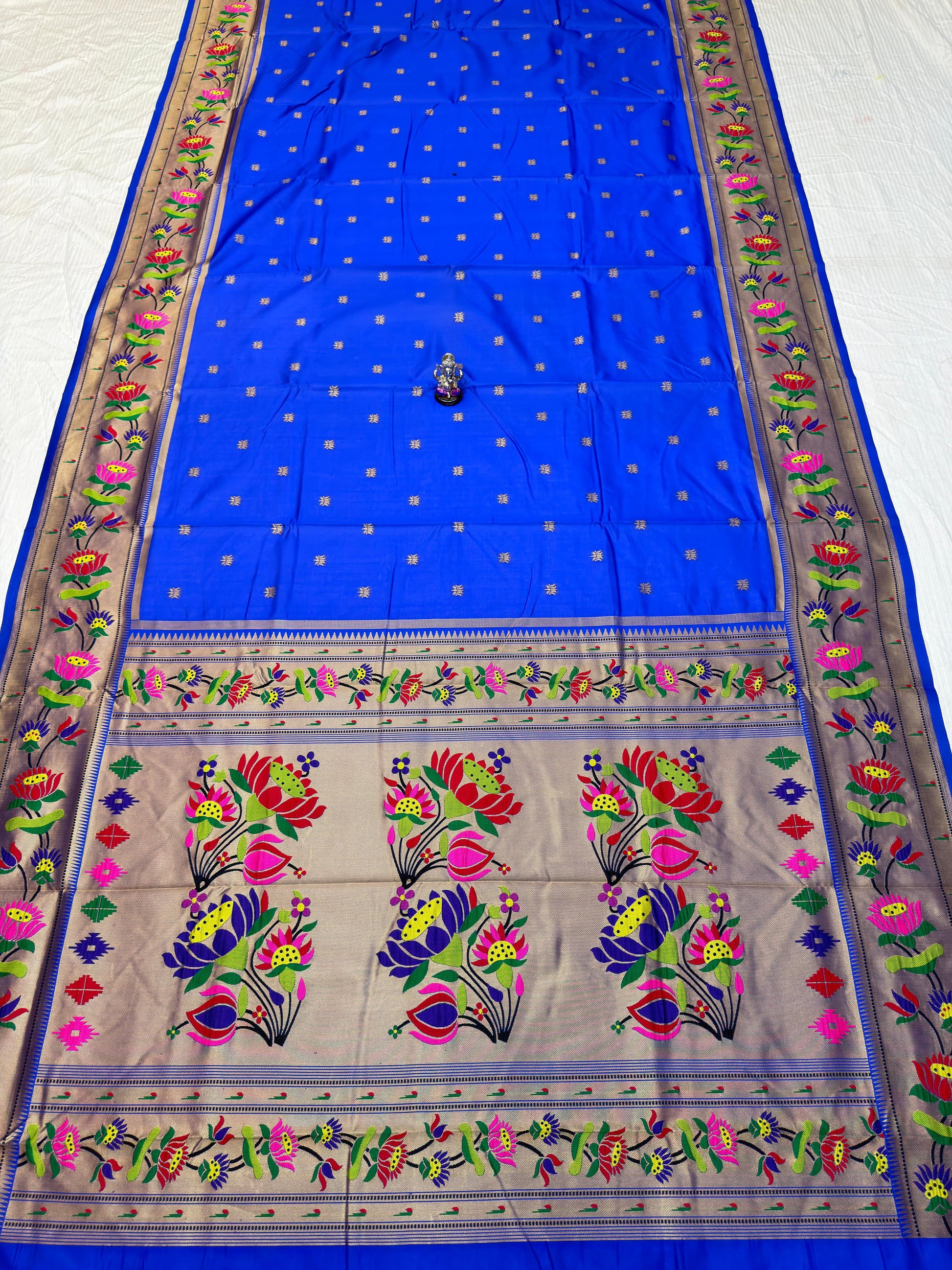 Beautiful lotus pallu Paithani saree - Paithanistore