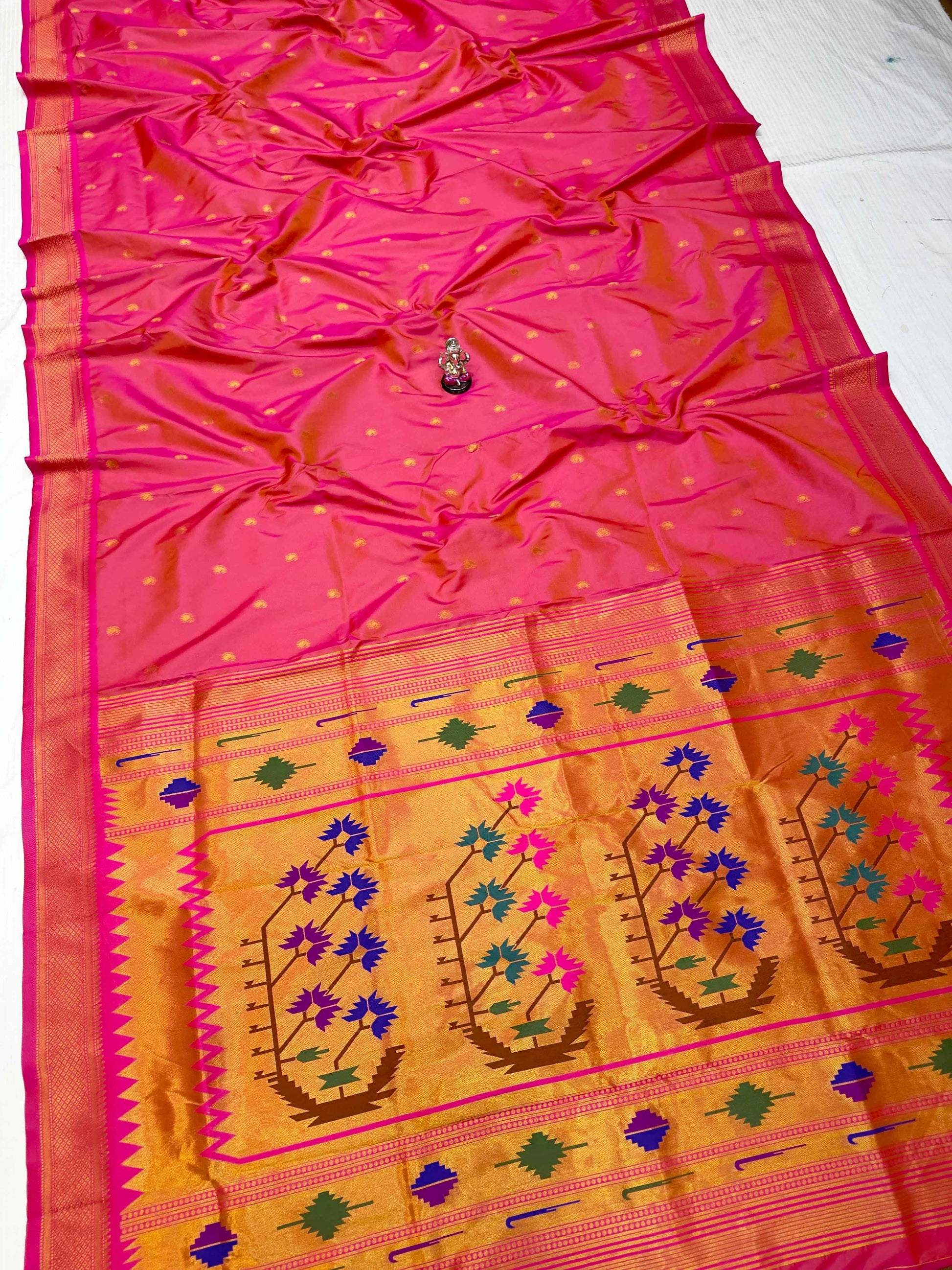 Beautiful Asavari Pallu Paithani Saree