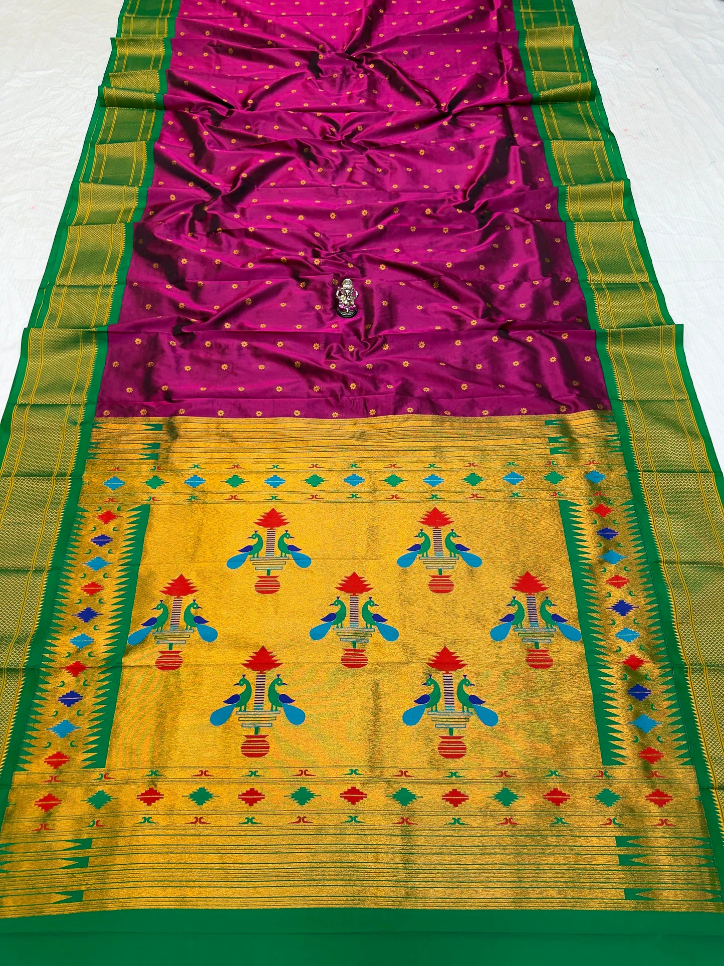 Beautiful Kadiyal Paithani Saree