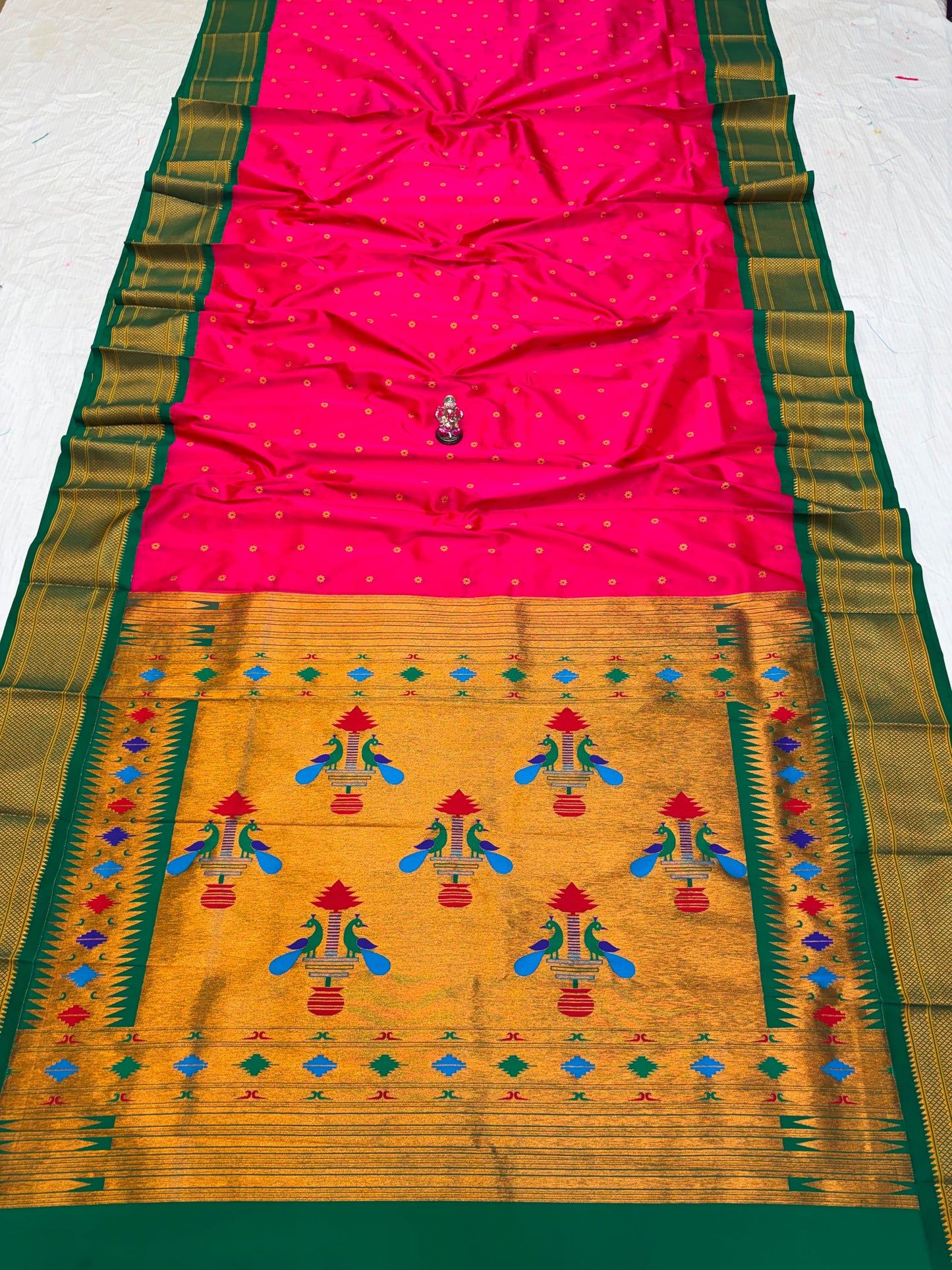 Beautiful Kadiyal Paithani Saree