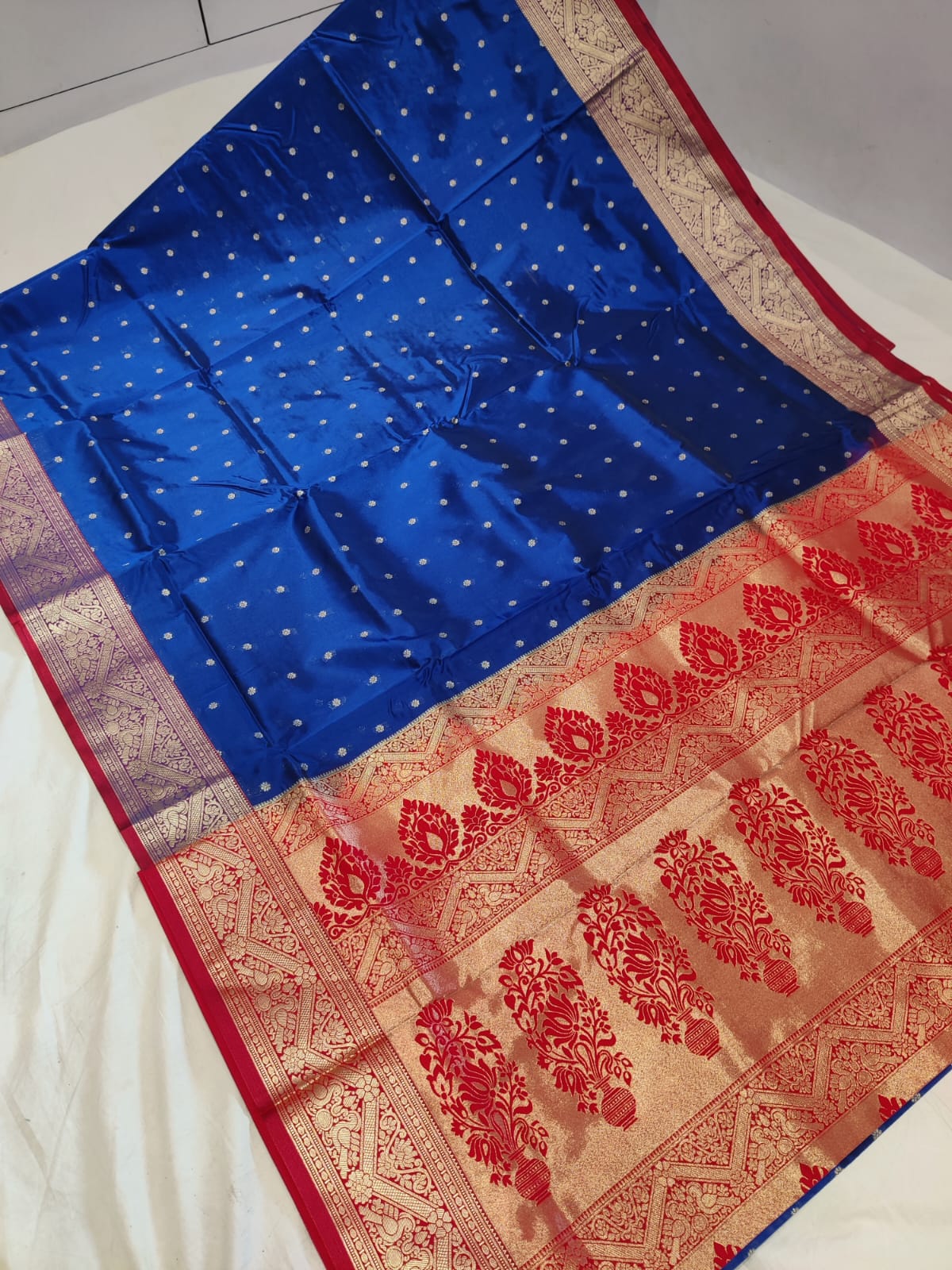9 Wari nine yard semi Kanjivaram silk blend saree with all-over butta (view 1)
