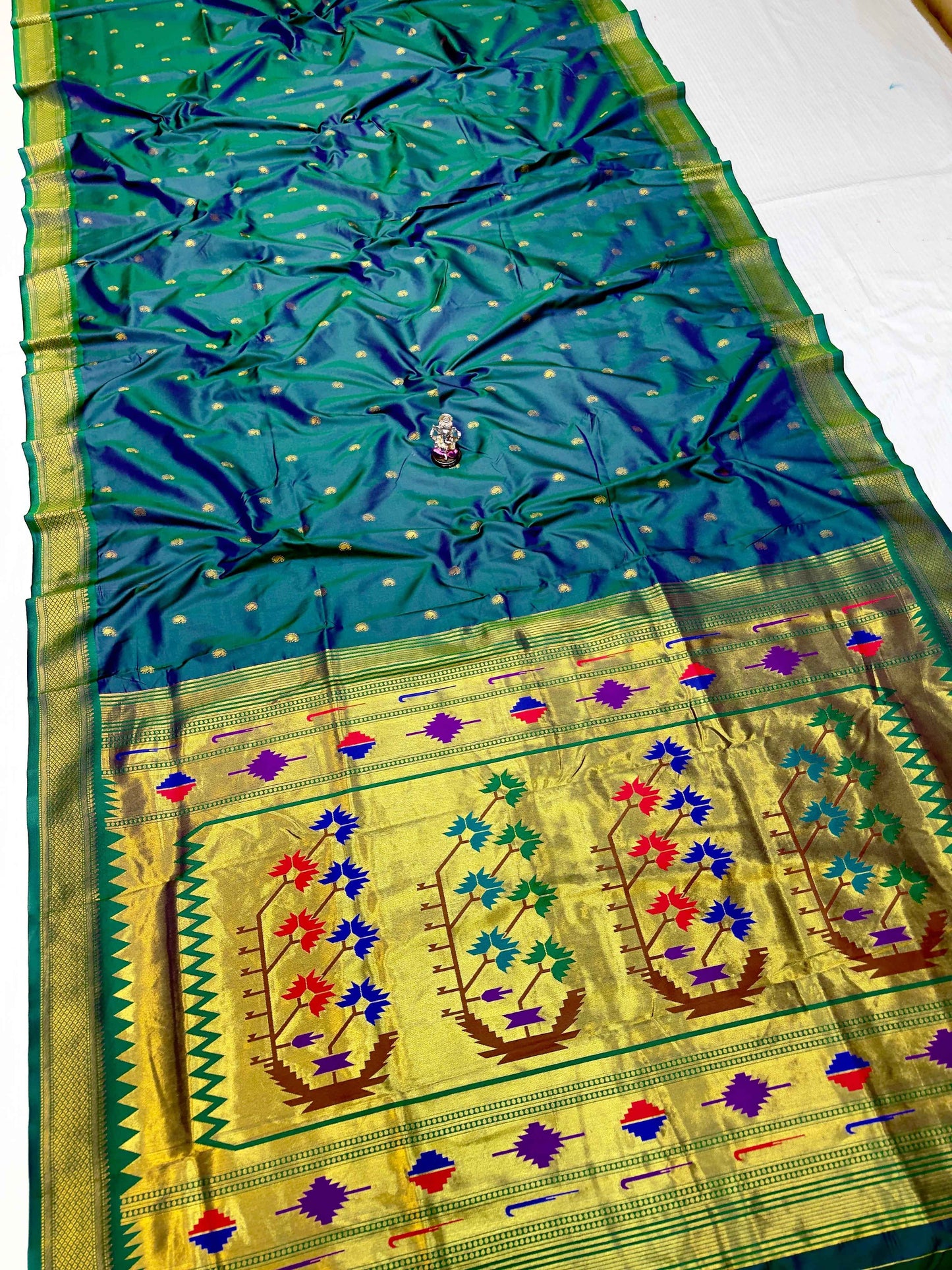 Beautiful Asavari Pallu Paithani Saree