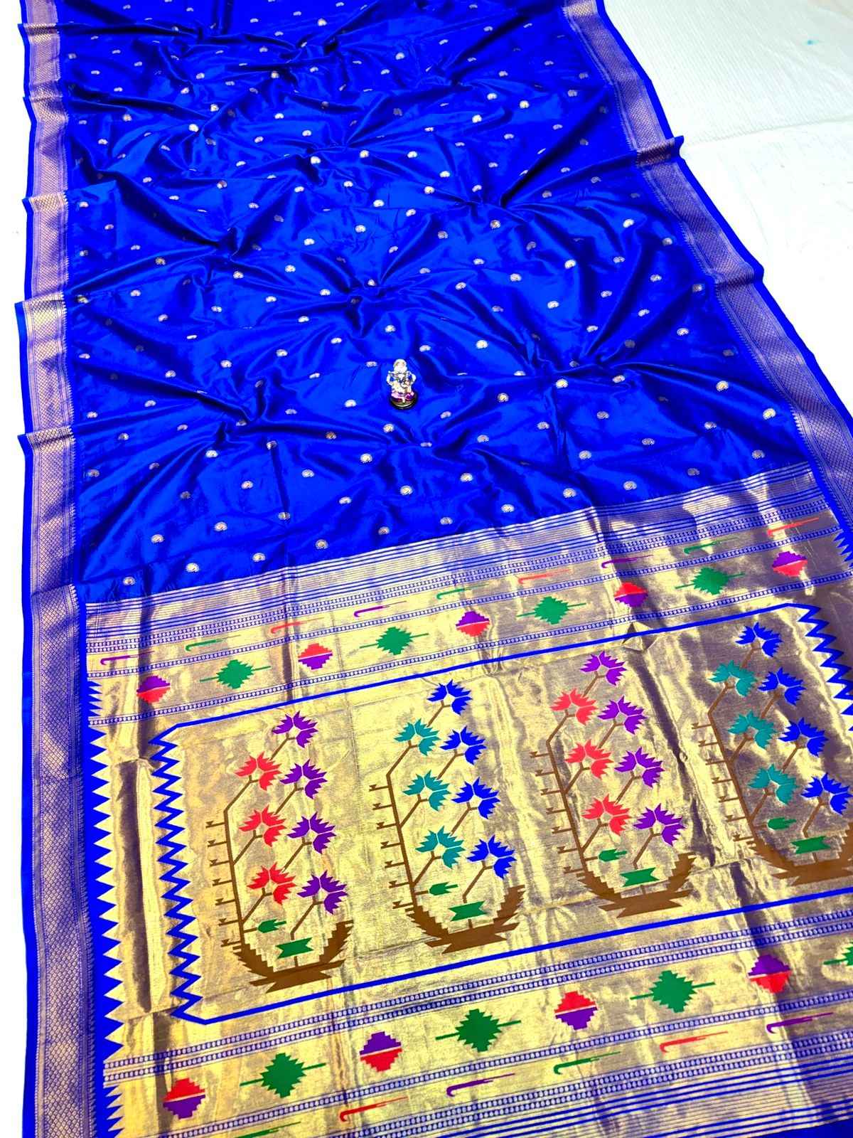 Beautiful Asavari Pallu Paithani Saree
