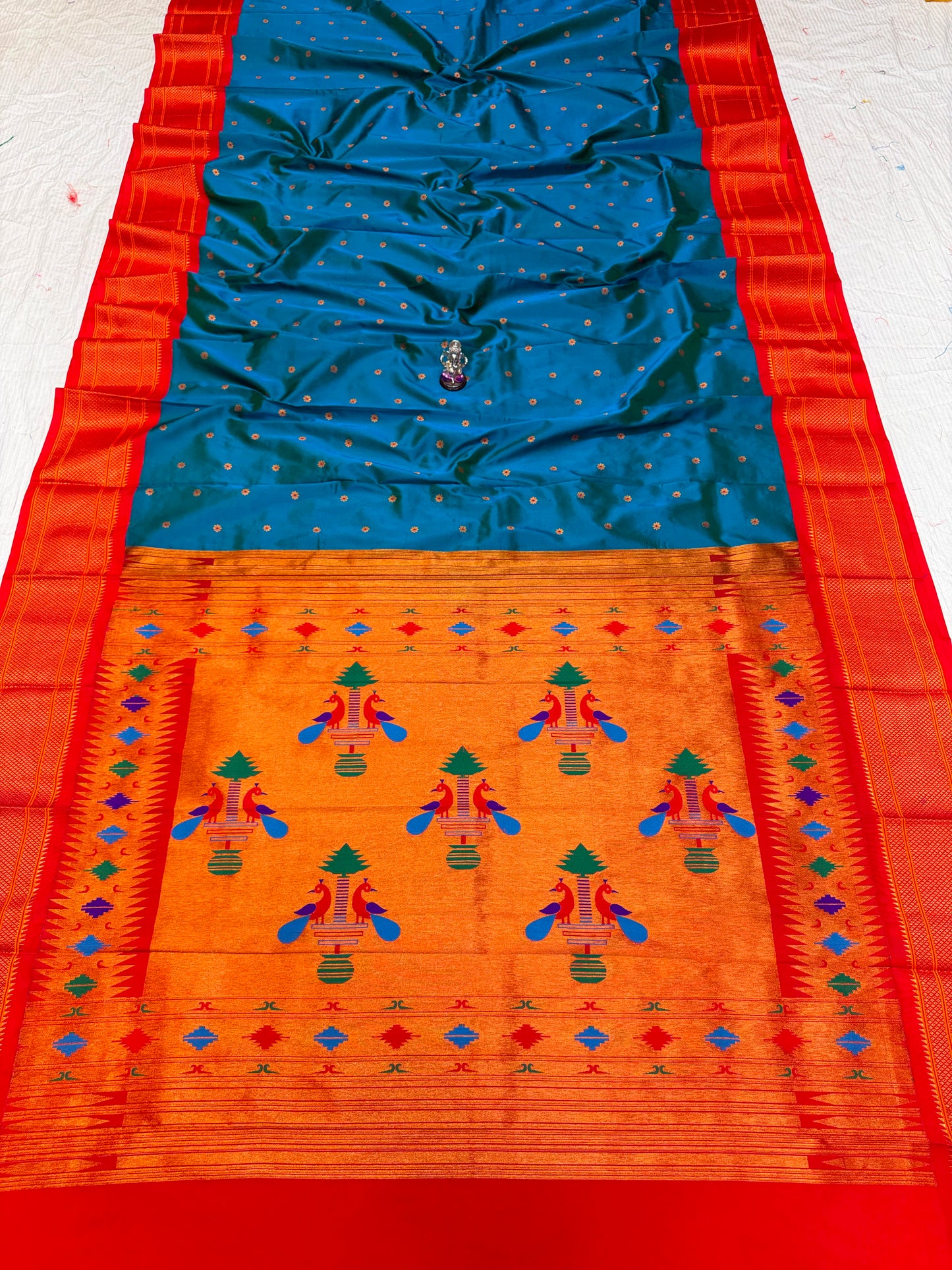 Beautiful Kadiyal Paithani Saree