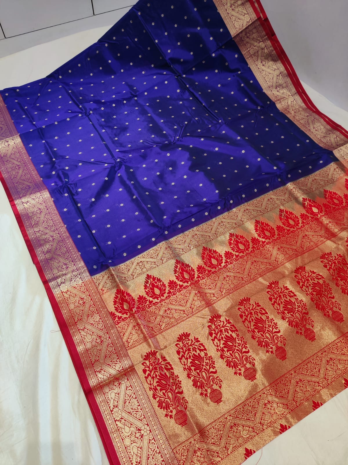 9 Wari nine yard semi Kanjivaram silk blend saree with all-over butta (view 3)