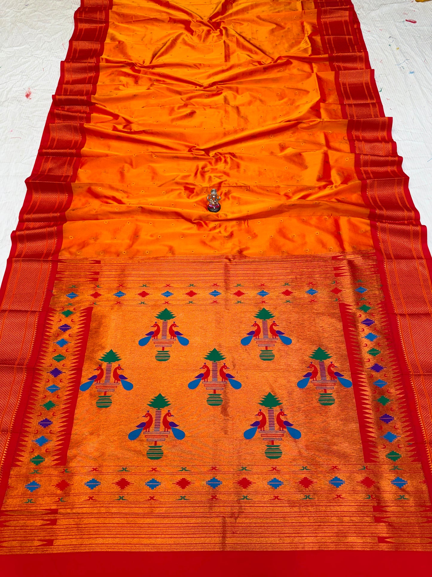 Beautiful Kadiyal Paithani Saree