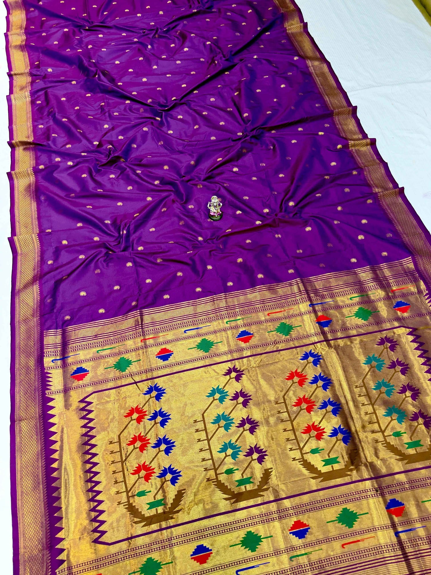 Beautiful Asavari Pallu Paithani Saree