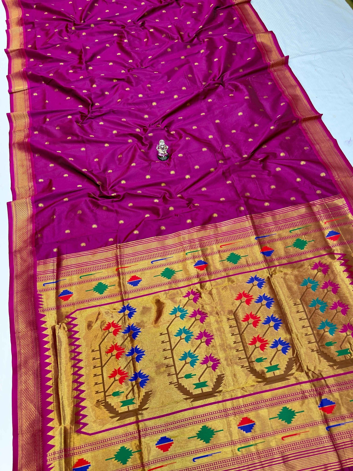 Beautiful Asavari Pallu Paithani Saree