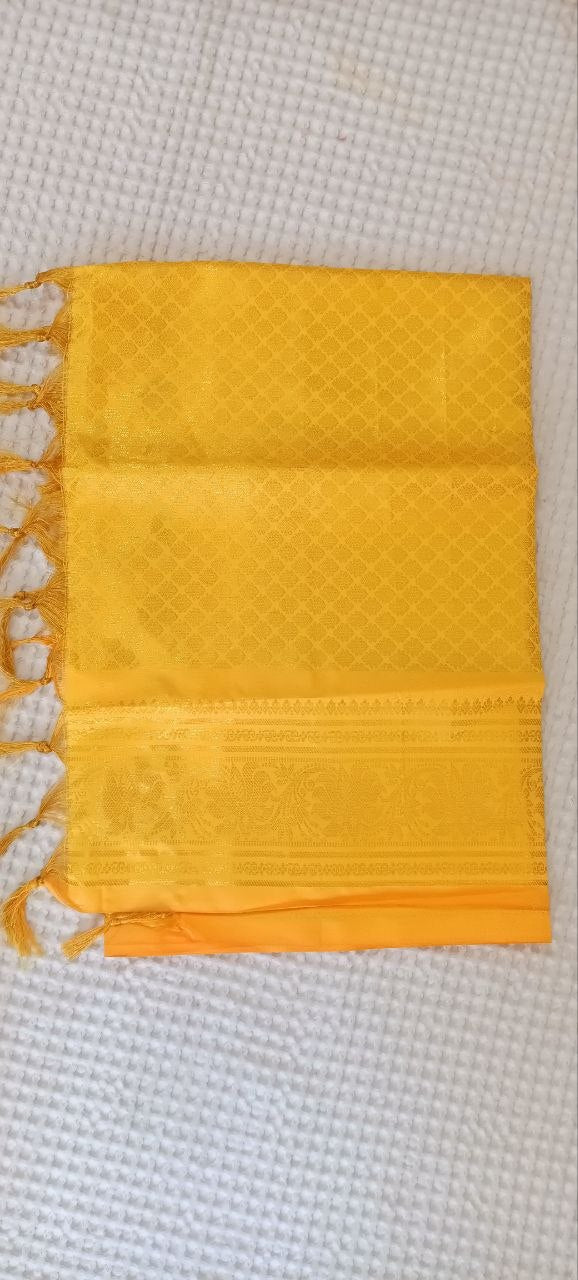 Yellow Paithani Shela with tone-on-tone gold diamond trellis weave